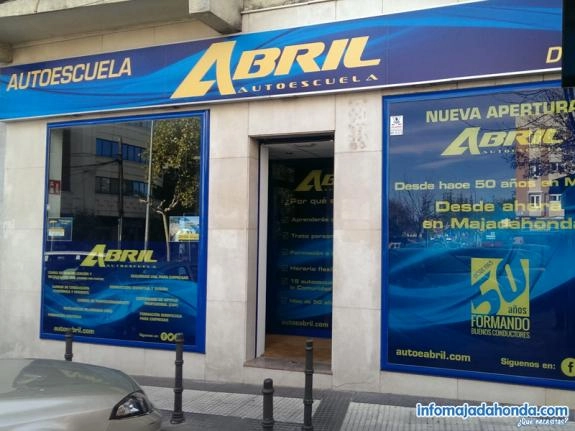 AUTOESCUELA ABRIL