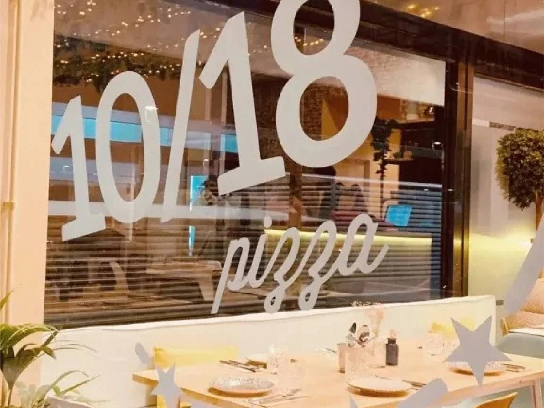 10 / 18 PIZZA