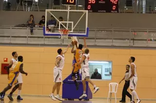 Omnia Las Rozas convierte Las Matas en un fortín tras ganar a Leyma Natura Basquet Coruña (64-61)