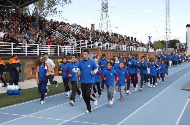 El encendido del pebetero abre la XVIII edición de las Olimpiadas Escolares de Las Rozas
