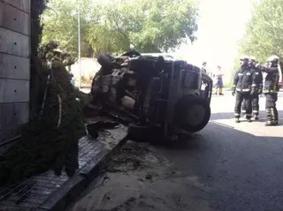 Dos heridos al precipitarse su vehículo desde un puente en Las Rozas