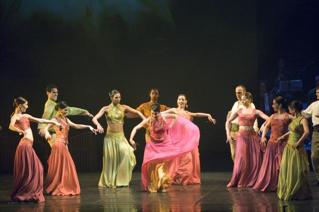 La compañía Ibérica de Danza celebra sus 20 años de arte sobre las tablas del Pérez de la Riva