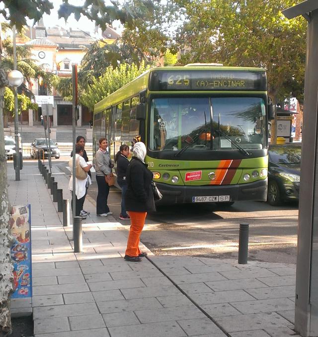 IU-LV: "26.000 vecinos de Las Rozas se quedan sin autobús nocturno los fines de semana"