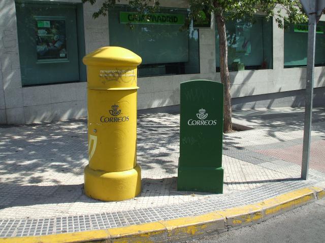 Los trabajadores del servicio de Correos de Las Rozas inician una huelga indefinida