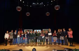 El equipo del IES El Burgo gana la II Liga Municipal de Debate Escolar de Las Rozas