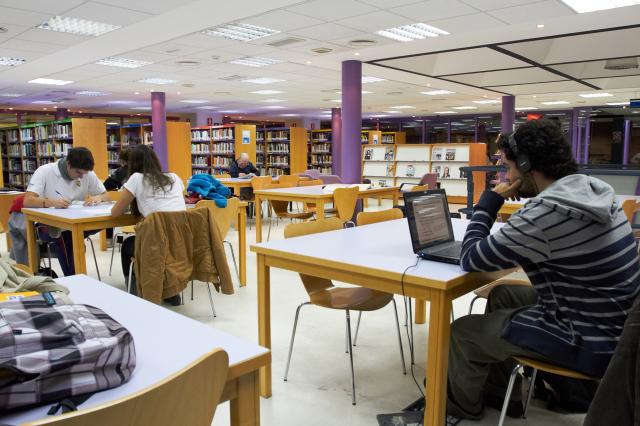 La lectura de libros digitales a través del servicio de préstamo E-Biblio se dispara en Las Rozas