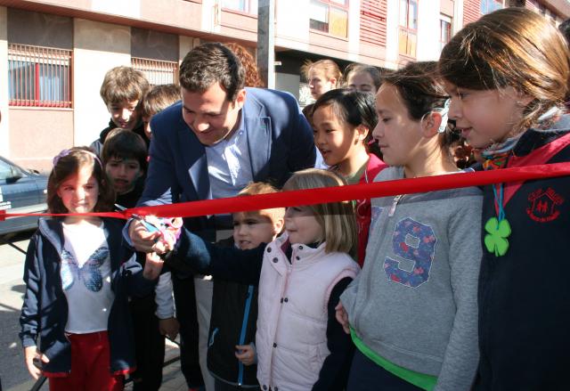 Más de 1.000 alumnos del centro de Las Rozas se benefician del “Camino Escolar”