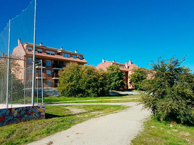 Las Rozas tendrá un nuevo parque infantil y recinto para perros en la zona de Valle del Roncal 