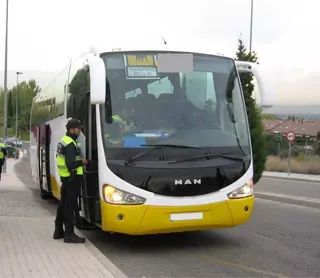 La práctica totalidad de los autobuses escolares de Las Rozas supera la inspección municipal