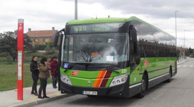 El Consorcio Regional de Transportes comunica al Ayuntamiento la supresión de dos paradas de autobús en la vía de servicio de la A6