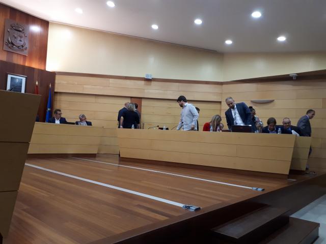 La oposición de Las Rozas abandona el Pleno para no ser cómplices de la "oscura gestión" del PP