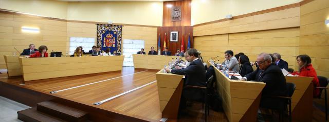 La oposición planta al alcalde por el 'autoritarismo' a la hora de convocar el Pleno del Estado de Las Rozas