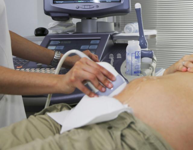 
                                                    Todos los centros de salud de la Comunidad contarán con ecógrafos para agilizar diagnósticos