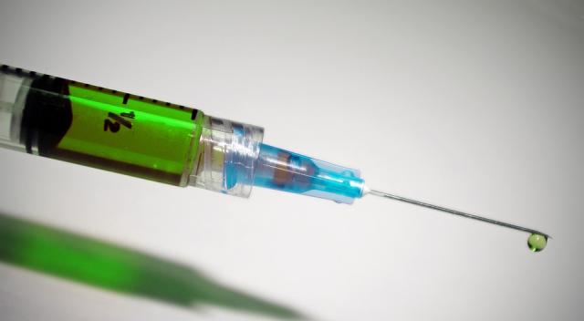 
                                                    La Comunidad de Madrid compra 100.000 dosis de la nueva vacuna para reforzar la protección frente a la meningitis