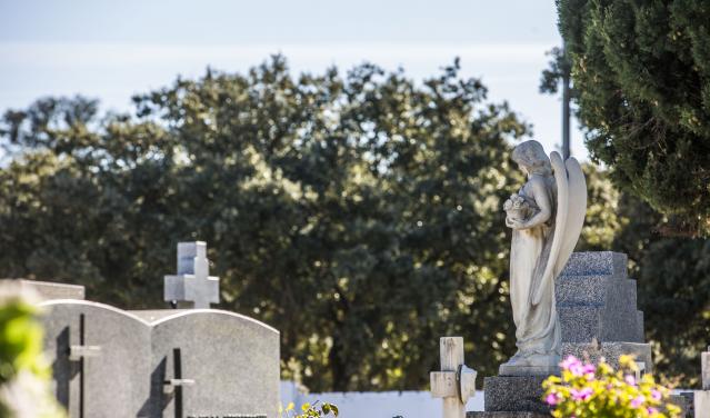 El Ayuntamiento amplía los horarios de los cementerios con motivo de la festividad de Todos los Santos