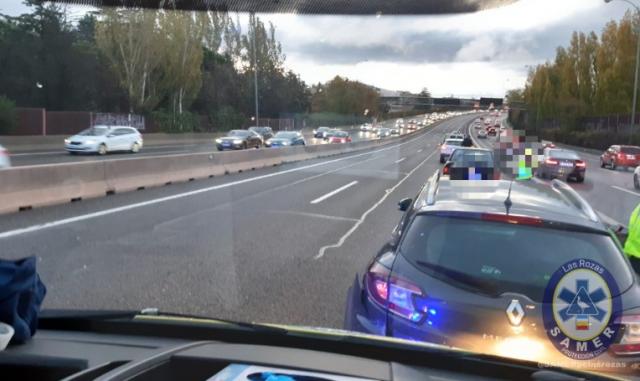 Aparatoso accidente en la A-6 con cinco vehículos implicados a la altura de Las Rozas