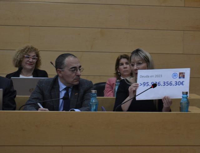 Unidas por Las Rozas denuncia las “trampas contables” de PP-Vox: vender suelo público y endeudar el ayuntamiento