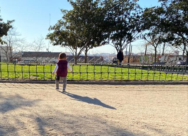 
                                                    Los menores de 14 años podrán salir a la calle respetando una serie de medidas 