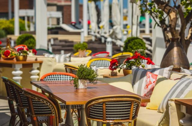 El Ayuntamiento de Las Rozas facilitará la ampliación de terrazas y la venta al aire libre para el comercio tradicional 