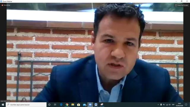 
                                                    El alcalde de Las Rozas inaugura el ciclo de videoconferencias de la Asociación Española de Esclerodermia en la celebración de su Día Mundial