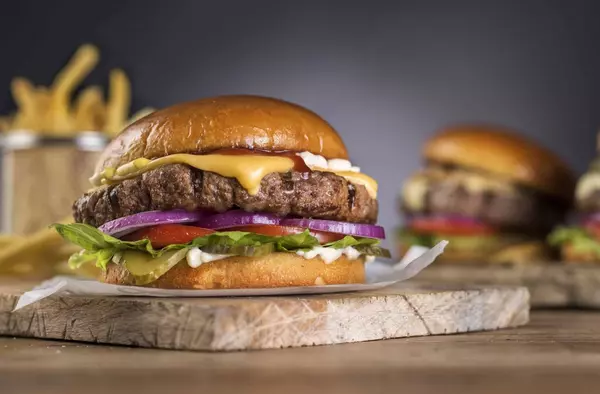 Las míticas hamburguesas californianas llegan a Las Rozas de la mano de Carl's Jr