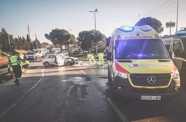 Tres jóvenes heridos, uno de gravedad, en un accidente de tráfico en Las Rozas