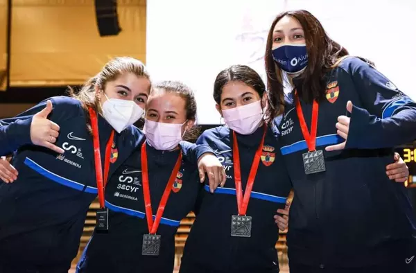 La joven esgrimista roceña Silvia Gómez subcampeona en equipos en el Campeonato de Europa