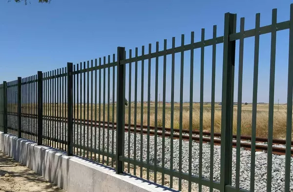 Adif refuerza la seguridad ferroviaria en las estaciones del Cercanías de Las Rozas y su entorno