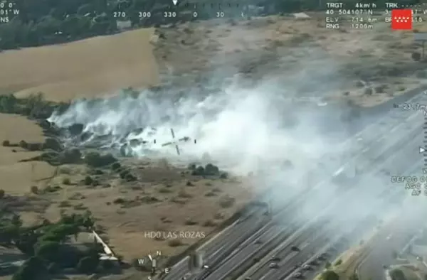 Un incendio de vegetación en Las Rozas afecta a la circulación de la M-50