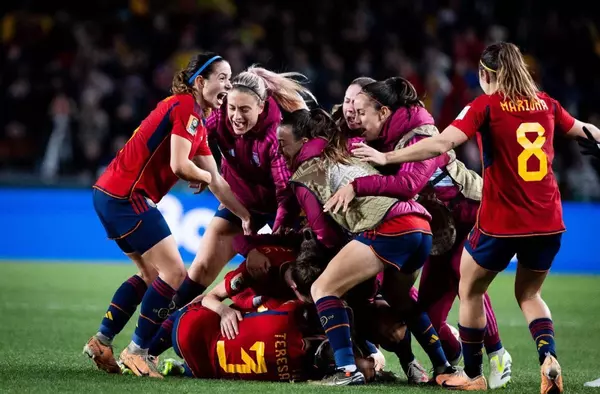 Apoyo a la Selección Femenina: Más Madrid solicita al Ayuntamiento de Las Rozas la retransmisión pública de la Final del Mundial