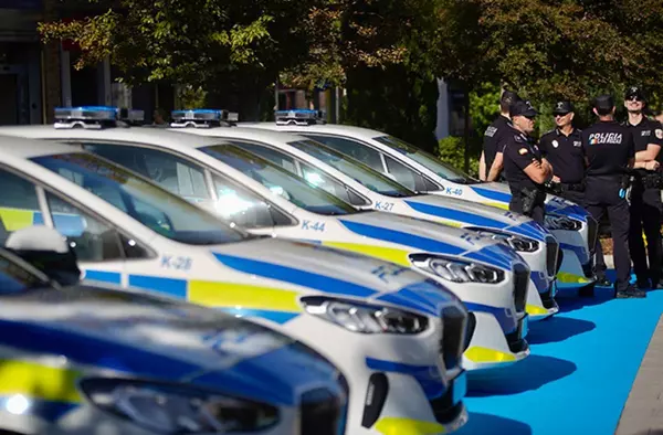 La Policía Local de Las Rozas incorpora a su flota once nuevos vehículos híbridos y con desfibrilador
