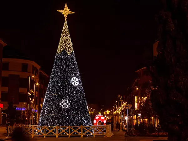 Comienza la Navidad en Las Rozas con el encendido de luces y las primeras actividades del programa navideño
