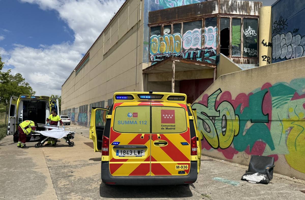 Herido grave en Las Rozas: un joven cae desde una altura de 5 metros en una nave abandonada de Las Rozas