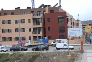 PSOE: "La Empresa Municipal de Vivienda se desentiende de los adjudicatarios  y los deja en manos de las constructoras"