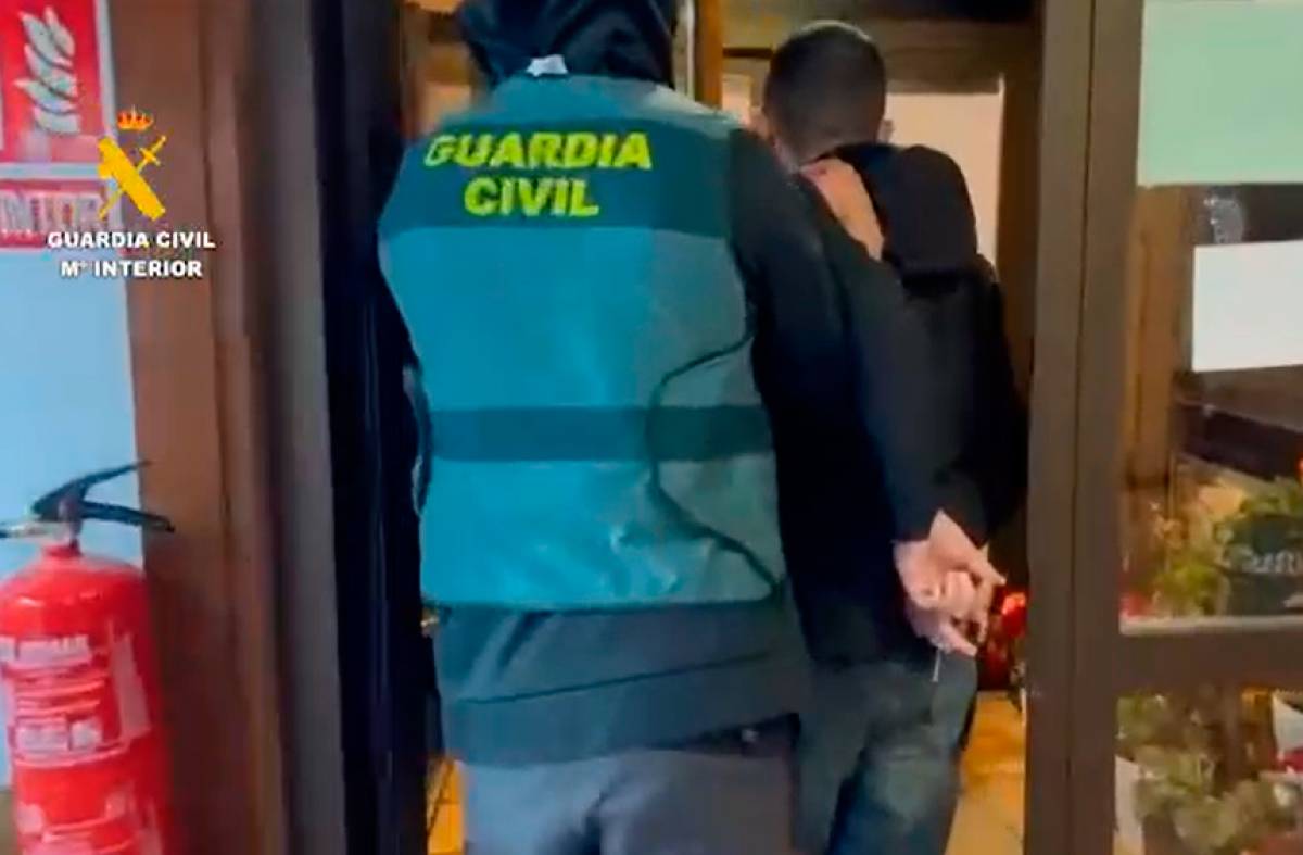 Detenidos dos hombres que se desplazaban desde el extranjero para robar en Las Rozas
