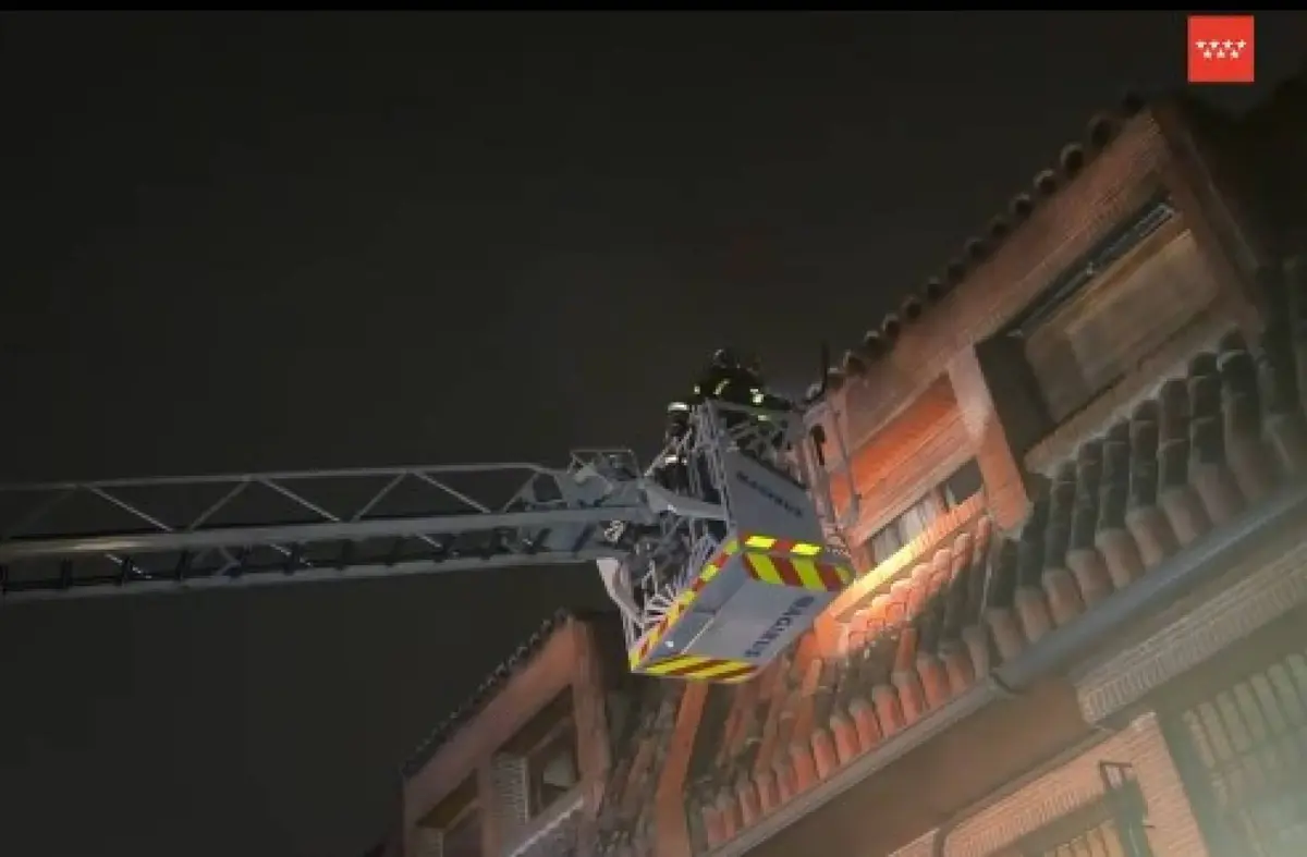 Fallece un hombre en el incendio de un chalet en Las Rozas