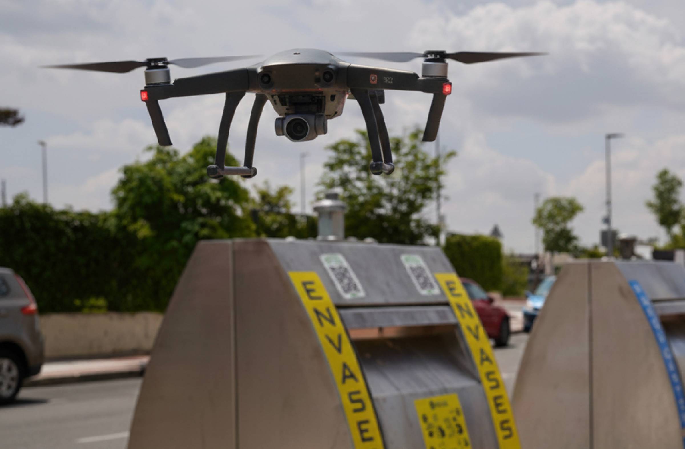 
                                                    Las Rozas activa una flota de drones que supervisará el correcto reciclaje