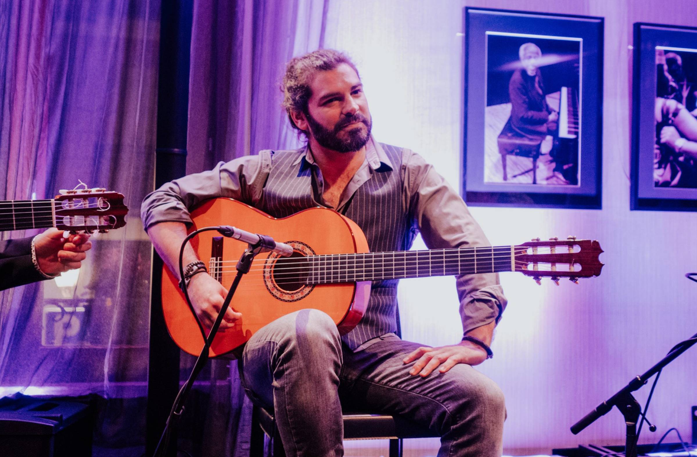 
                                                    Luis Gallo, guitarrista y vecino de Las Rozas, nominado a los Premios Paco de Lucía de la SGAE