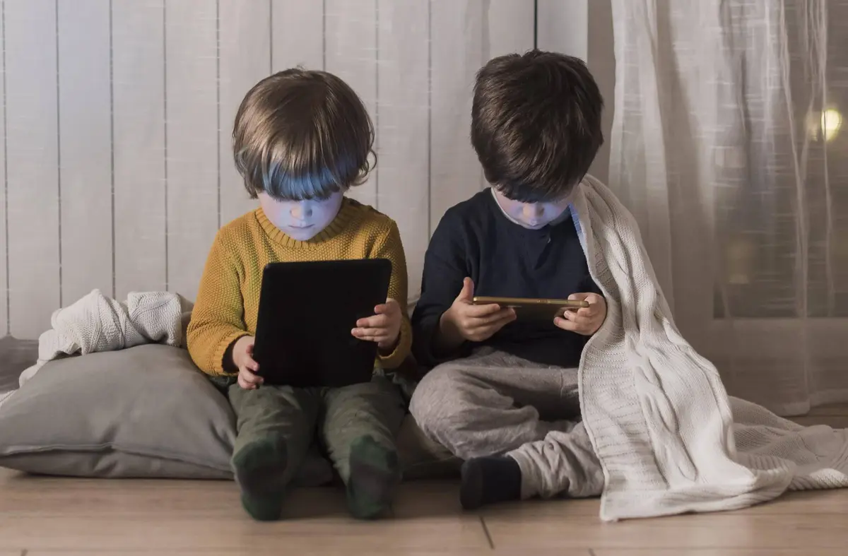 Las Rozas impulsa un 'Pacto de las Familias' para retrasar el uso de los móviles en jóvenes