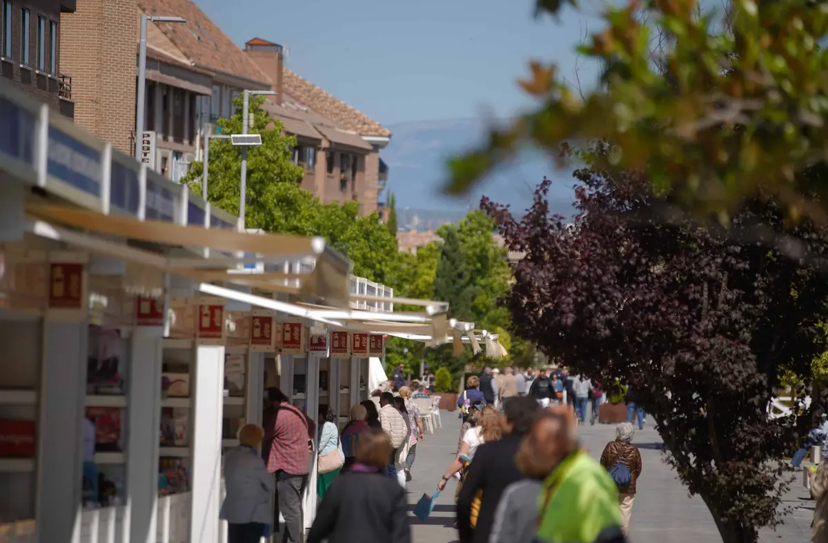 La Feria del Libro de Las Rozas llega a la calle Real: casetas, música, talleres, teatro y más actividades