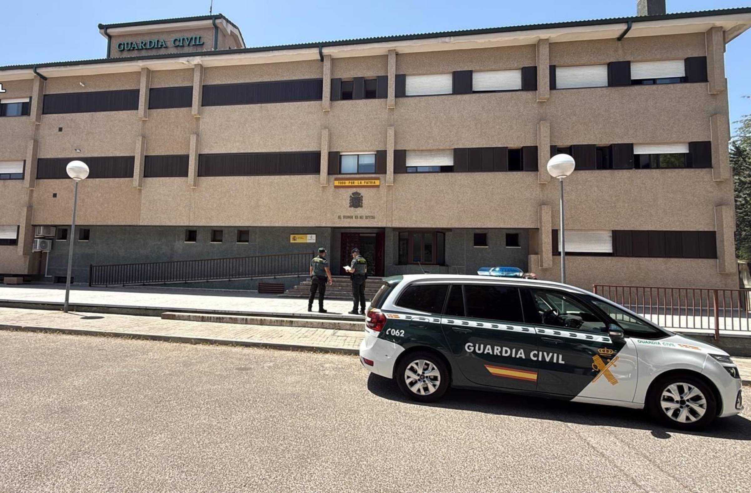 
                                                    Cinco detenidos en Las Rozas por hurtar móviles a jugadores de un equipo de fútbol mientras entrenaban
