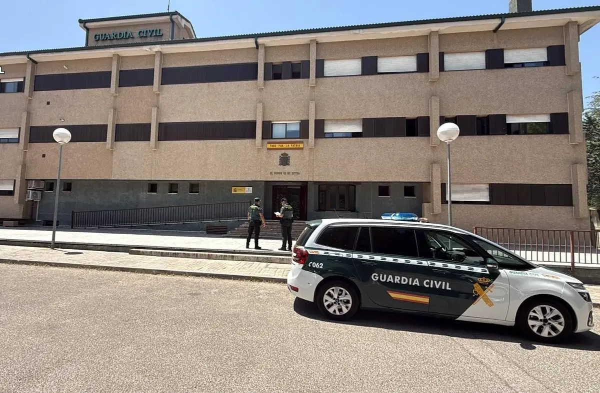     Cinco detenidos en Las Rozas por hurtar móviles a jugadores de un equipo de fútbol mientras entrenaban