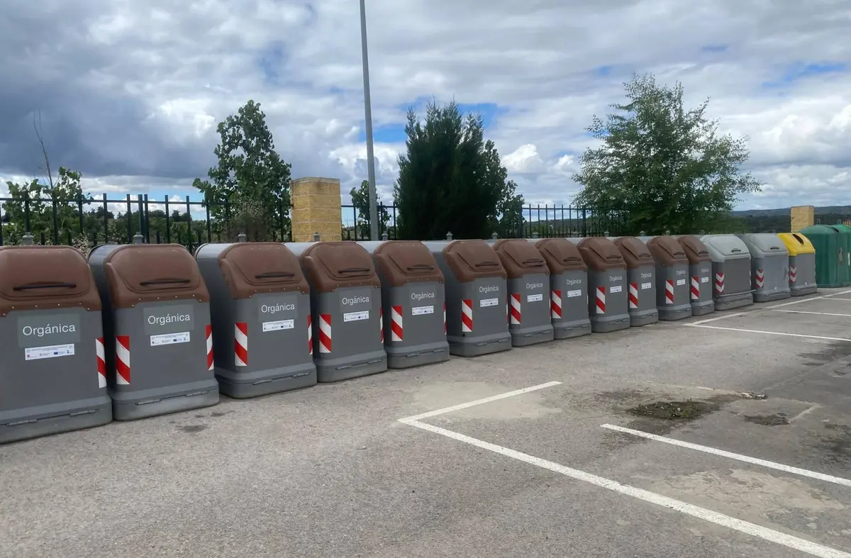   Las Rozas instala el contenedor marrón para residuos orgánicos en vías públicas: este es su uso