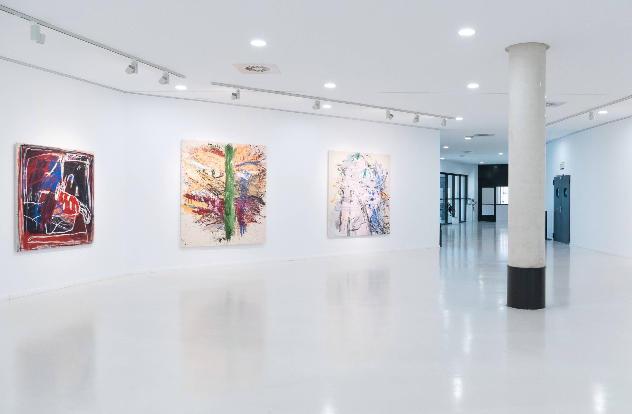 
                                                    La exposición “Universo en bruto” reúne en Las Rozas obras de gran formato de ocho artistas internacionales