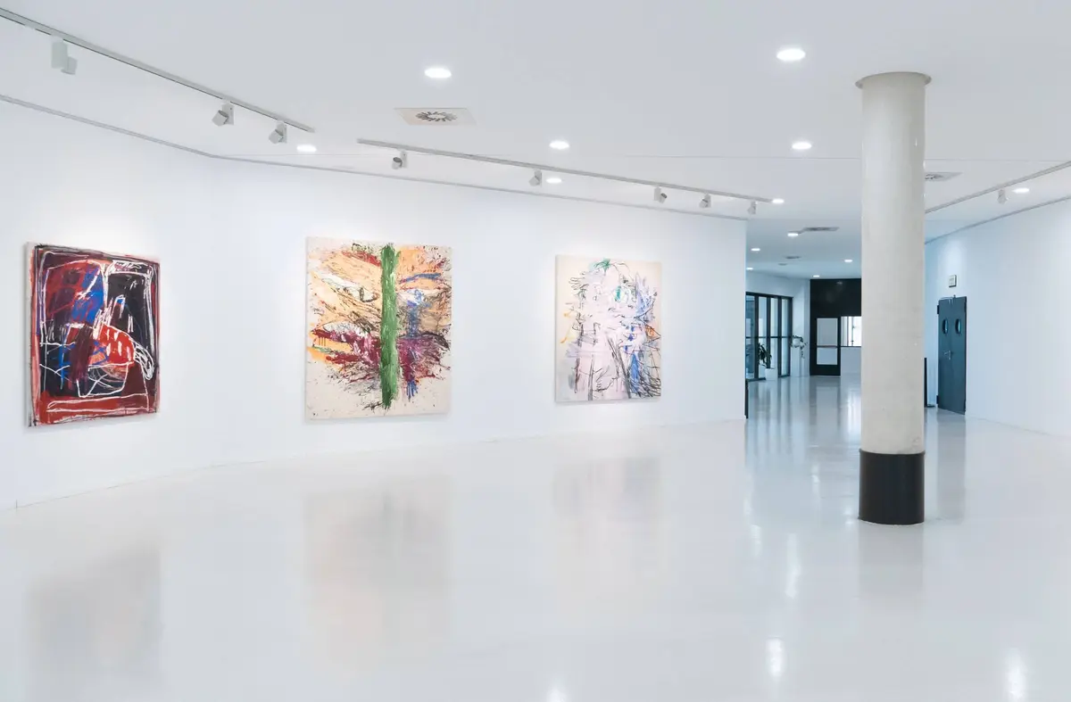 La exposición “Universo en bruto” reúne en Las Rozas obras de gran formato de ocho artistas internacionales