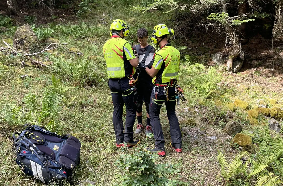 El equipo de Aire Libre de Las Rozas refuerza su formación en rescate, evacuación y emergencias en montaña