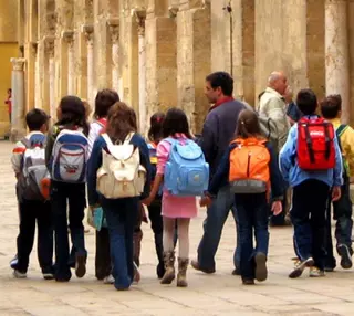 El Ayuntamiento reanuda su campaña escolar sobre las malas posturas de espalda