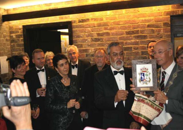 El Coro Villa de Las Rozas inauguró la Semana Santa en  Berkhamsted (Inglaterra)
