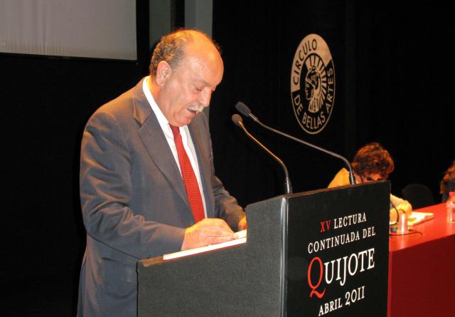 
                                                    El alcalde de Las Rozas participa un año más en la lectura pública ininterrumpida de El Quijote