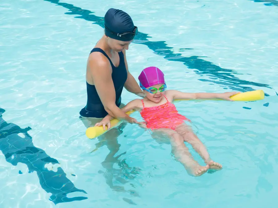 Terapia acuática para adultos y niños